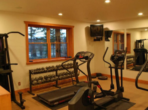 Whispering Palms Suite