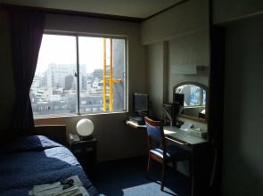 Отель Tokyo Business