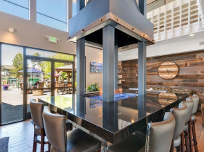 Beach Retreat & Lodge at Tahoe