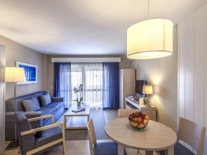 Отель Los Amigos Beach Club