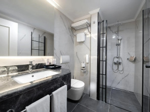 Hôtel l'Elysée Val d'Europe