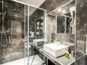 Отель 55 Fifty-Five