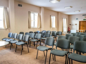 City Avenue Hotel by HMG