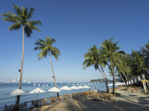 Курортный отель Santhiya Tree Koh Chang Resort