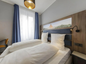 Smart Stay Hotel Station