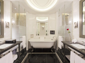 Fairmont Peace Hotel on the Bund