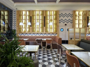 Отель Barcelona Catedral