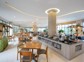 The Green Peak, ARTOTEL Curated