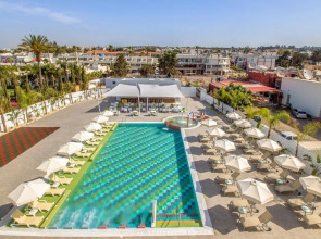 Nicholas Color Hotel