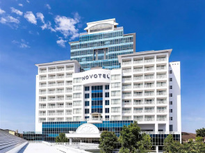 Novotel Phuket City Phokeethra Hotel
