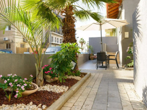 Crown Sea Apart hotel