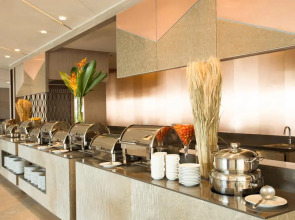 Le Meridien Khao Lak Resort & Spa