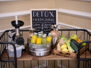 Catalonia Las Cortes Hotel