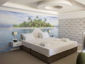 Royal Life Exclusive