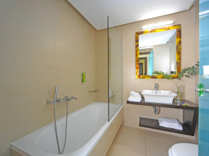 Steris Elegant Beach Hotel