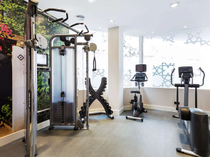 Catalonia Giralda Hotel