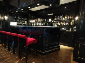 Apollofirst Boutique Hotel