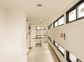 OYO 225 Premier Place Hotel