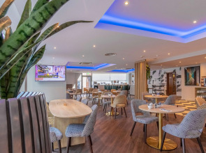 Ramada Encore by Wyndham Leicester City Centre