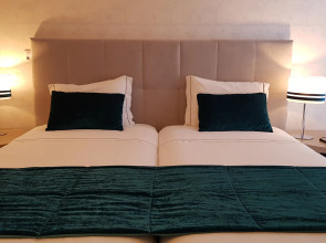 Santa Cruz Village Hotel