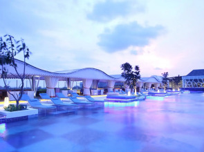 TS Suites Seminyak