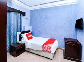 OYO 137 Marina Hotel