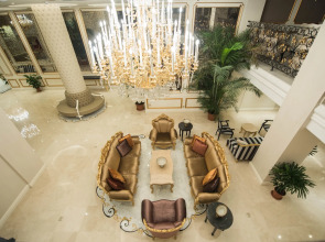 Les Ambassadeurs Marina Hotel & Casino