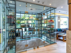 Glyfada Riviera Hotel