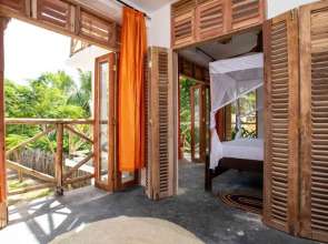 Asante Sana Beach Cottages