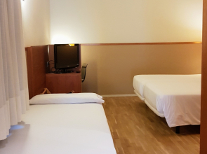 Отель Onix Rambla