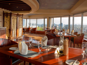 Отель Mövenpick Hotel & Residences Nairobi