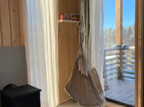 Черный домик