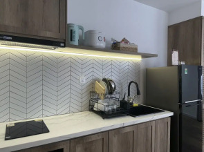 Kin Wander Tan Phong, The Moonage