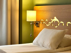 Отель The Dilly