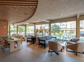 Oli Hotel And Suites