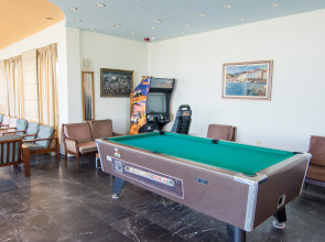 Отель Alexandros 