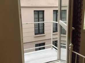 Mayer Sahkulu Suites