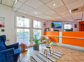 Premiere Classe Paris Ouest - Pont De Suresnes