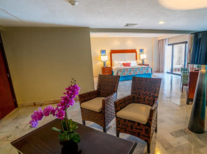 Wyndham Grand Cancun All Inclusive Resort & Villas