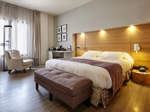 Отель Barcelona Catedral