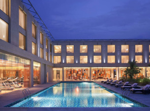 Courtyard by Marriott Kochi Airport