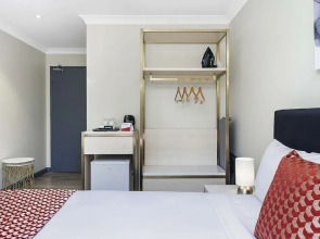 BreakFree on Broadway Sydney