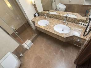 Merchant's Crown Suites and Spa