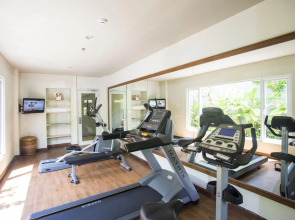 Отель Sevn Legian