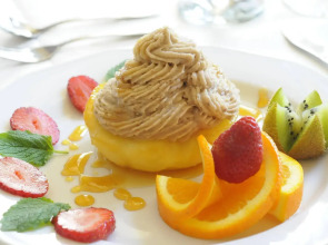 Fried Castle Hotel and Restaurant