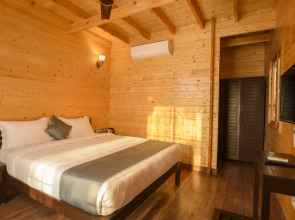 White woods Resort & Spa