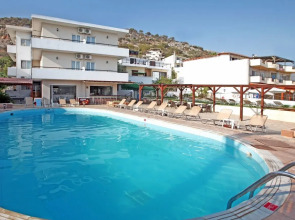 Iraklis Studios & Apartments