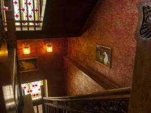 Отель Lion’s Castle