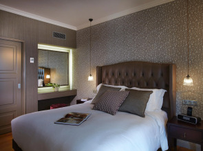 La Clef Louvre Paris by The Crest Collection