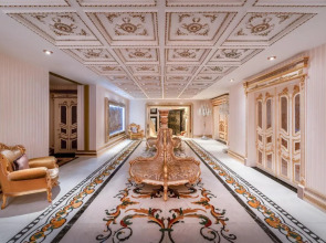 Les Ambassadeurs Marina Hotel & Casino